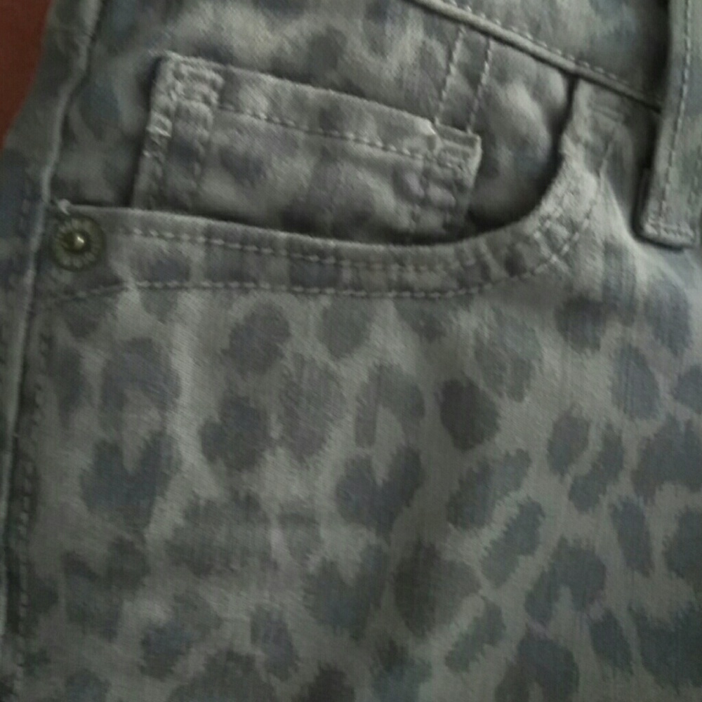 Old Navy Rockstar  skinny Jeans - Picture 3 of 3